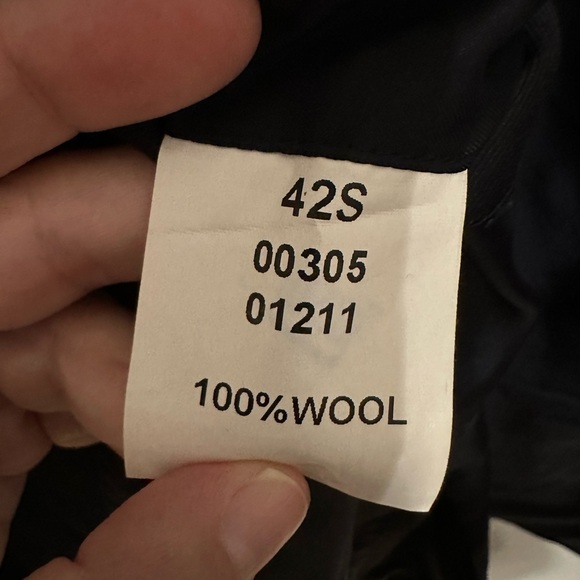 Jos. A. Bank Black Blazer Men’s W Gold Buttons Classic Preppy 100% Wool Size 42S - Picture 9 of 9